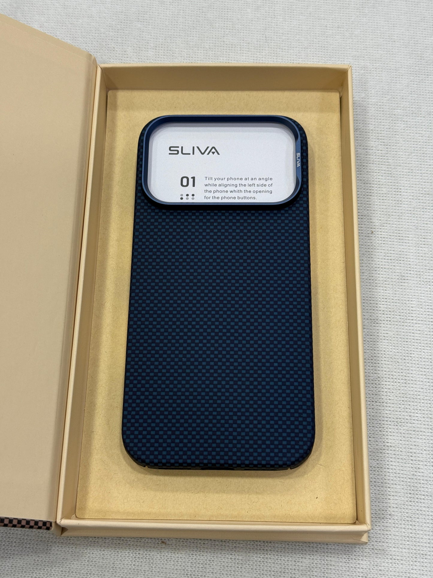 Premium Kevlar Carbon Fiber MagSafe Case for iPhone 17 Pro / Pro Max